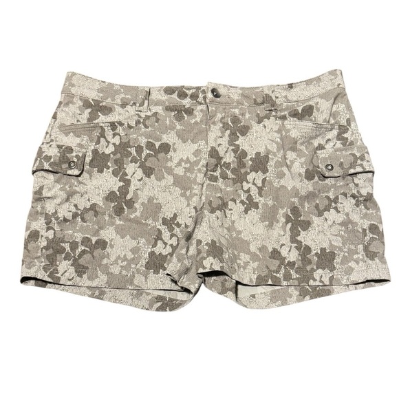 Eddie Bauer Gray Camo Cargo Shorts Durable Cotton Blend Size 14 Lightweight - Picture 2 of 6